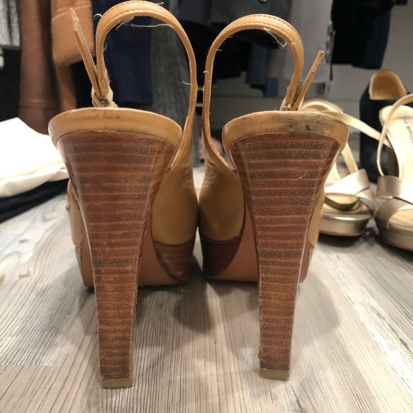 Stuart Weitzman platform heels - Picture 3 of 4